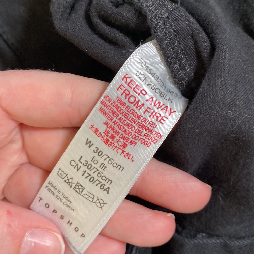 Topshop • Exposed Button Black Jaime Jeans - Picture 6 of 10